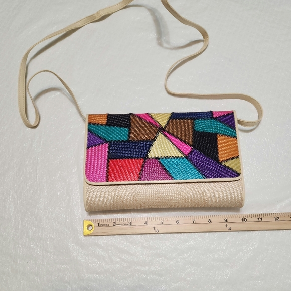 BeQuizo International woven prism straw crossbody/clutch bag - Picture 4 of 5